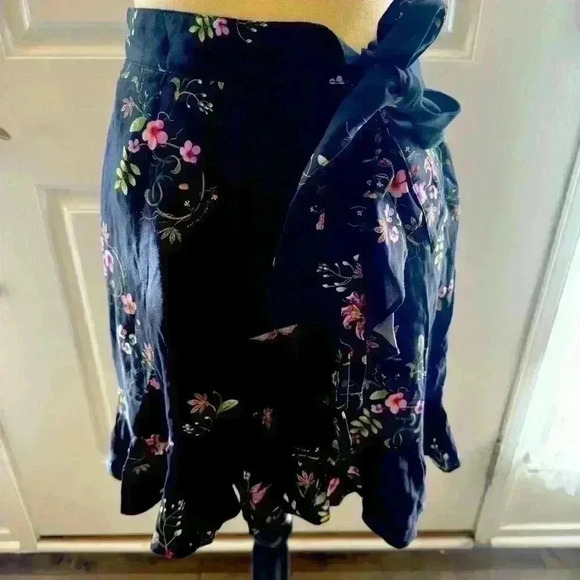 TML by Tomorrowland Dark Blue Floral Skirt size small (never worn) - Picture 1 of 2